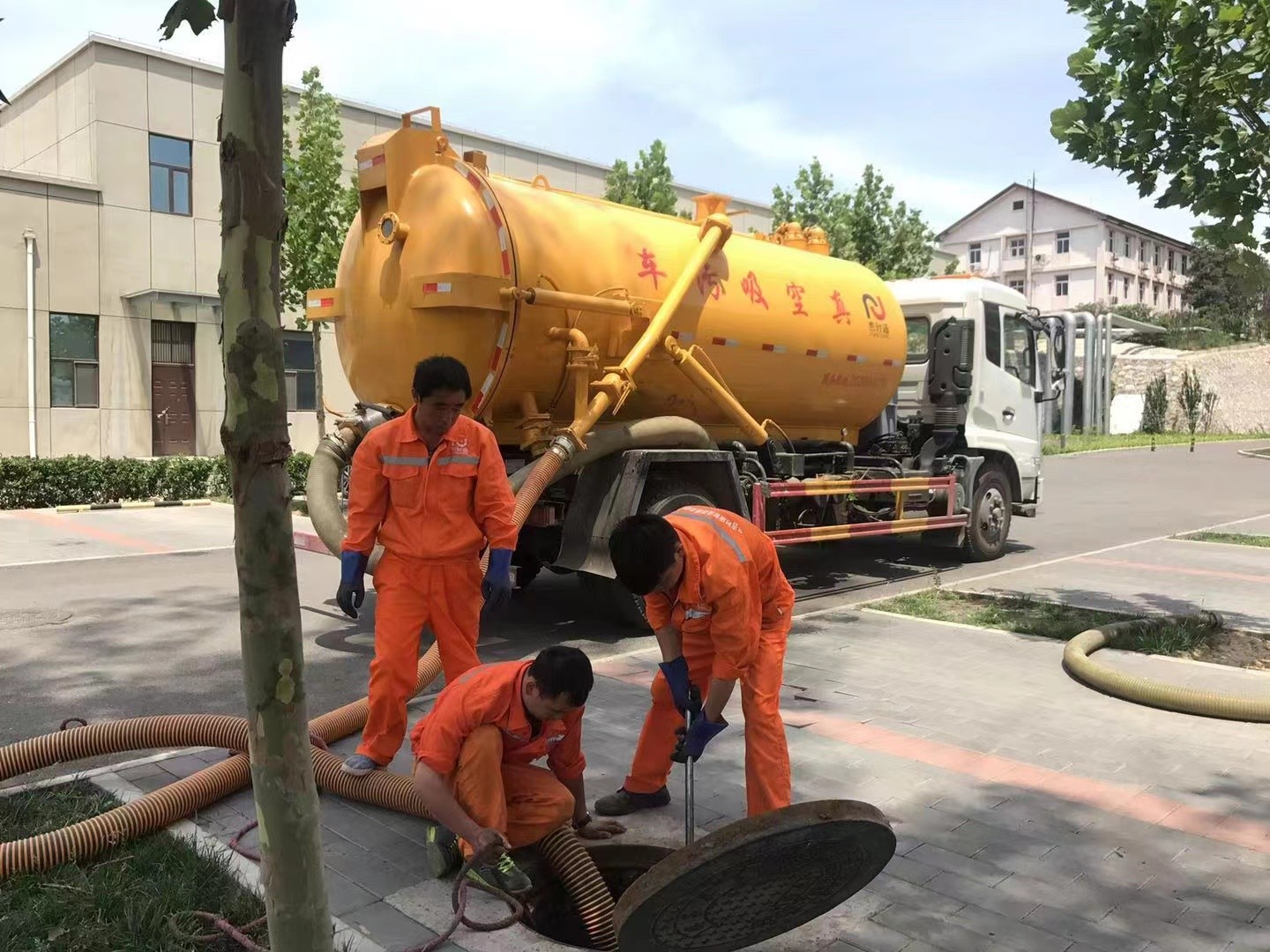 丹江口化粪池清理与5-8吨吸粪车施工效率分析